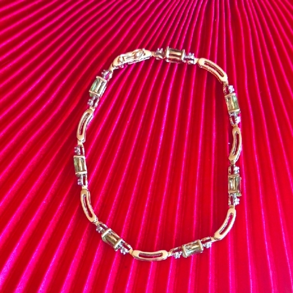 10k Yellow Gold, Diamond, Peridot Women's Tennis Bracelet 7" - Picture 8 of 11